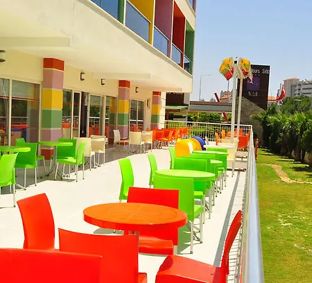 Hotel Side Win &