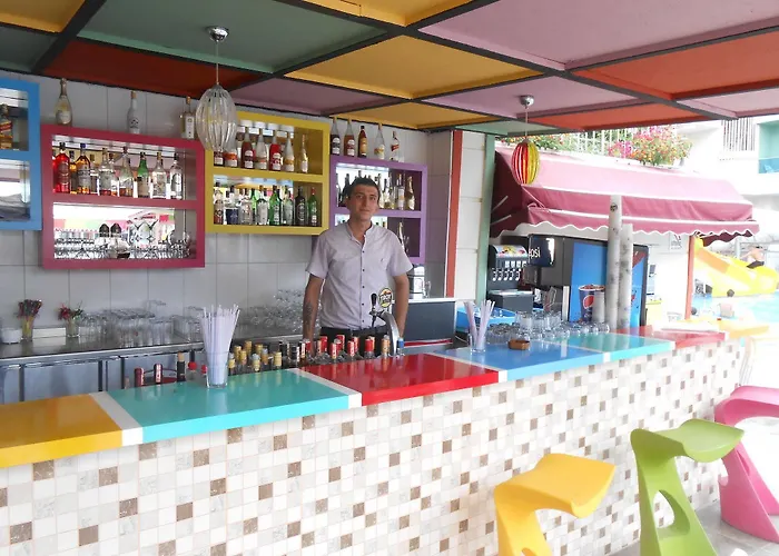 Side Win & Ξενοδοχείο 3*